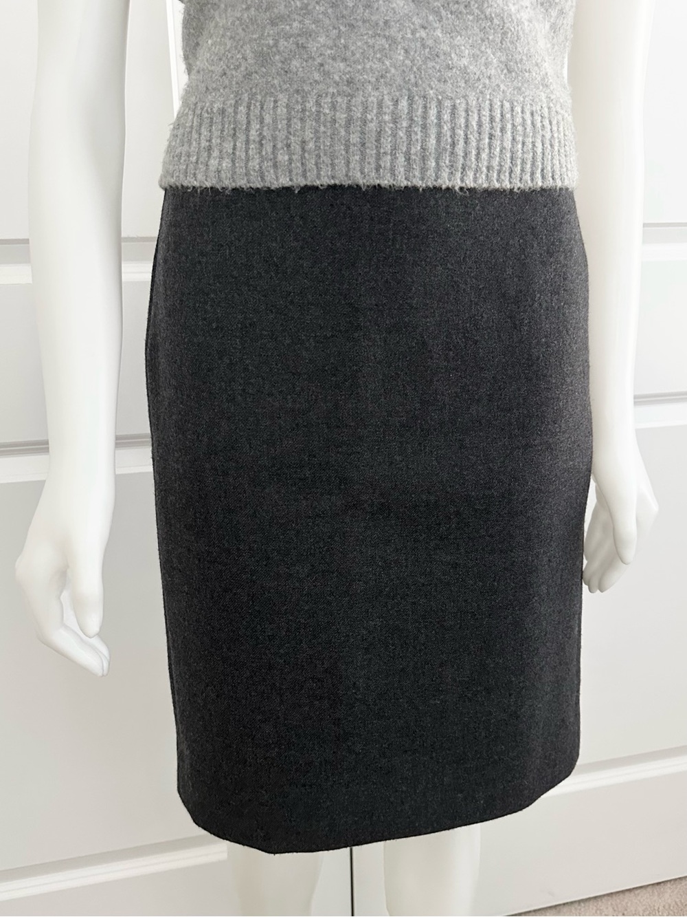 J. Crew 100% Wool Charcoal Grey No. 2 Pencil Skirt - Classic / Capsule Wardrobe
